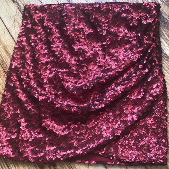 🥳👀Chelsea & Violet Red/burgundy sequins skirt - Picture 2 of 6